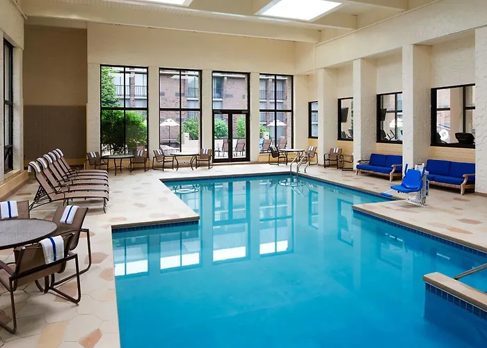 Sheraton Milwaukee Brookfield