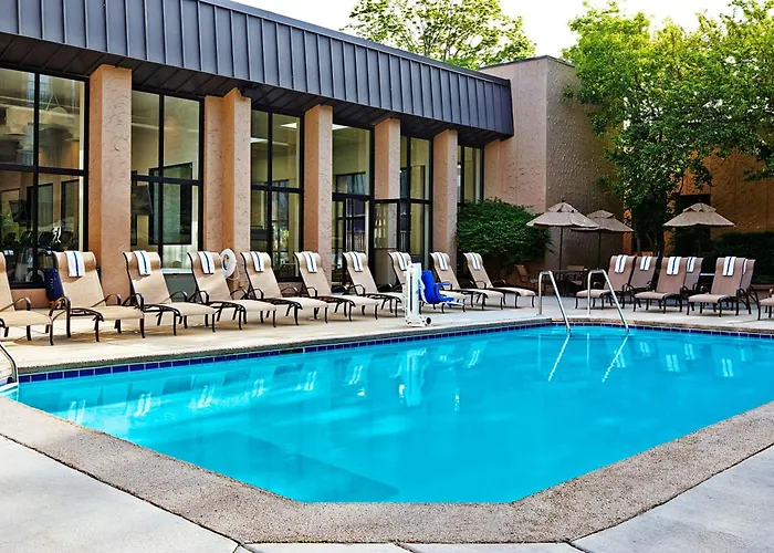 Sheraton Milwaukee Brookfield