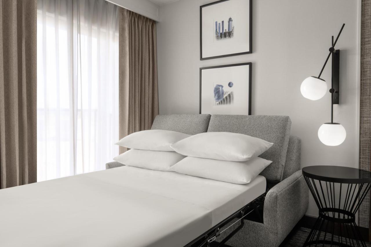Sheraton Milwaukee Hotel 4*