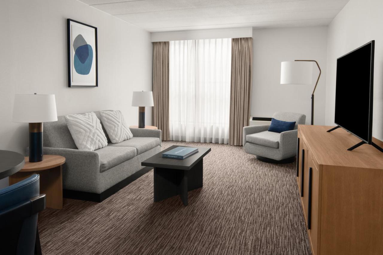 Sheraton Milwaukee Hotel 4*