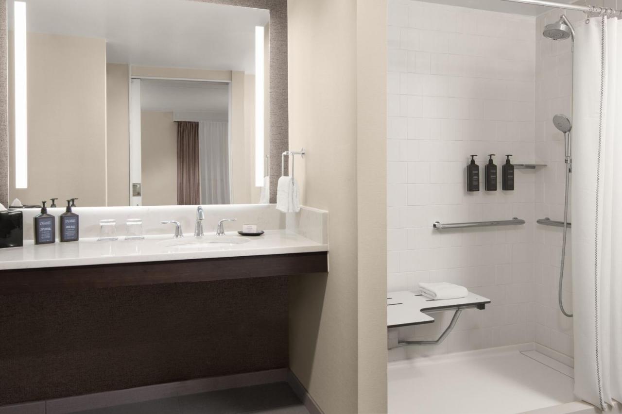 Hotel Sheraton Milwaukee Brookfield