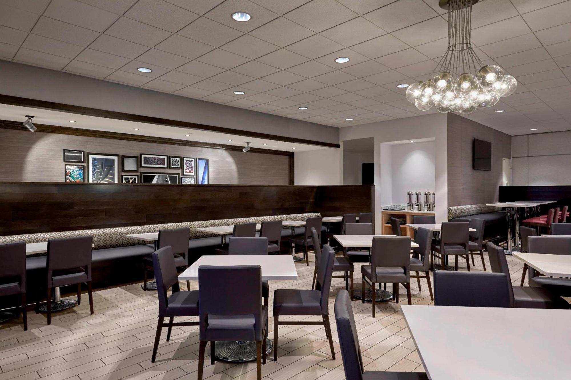 Hotel Sheraton Milwaukee 4*