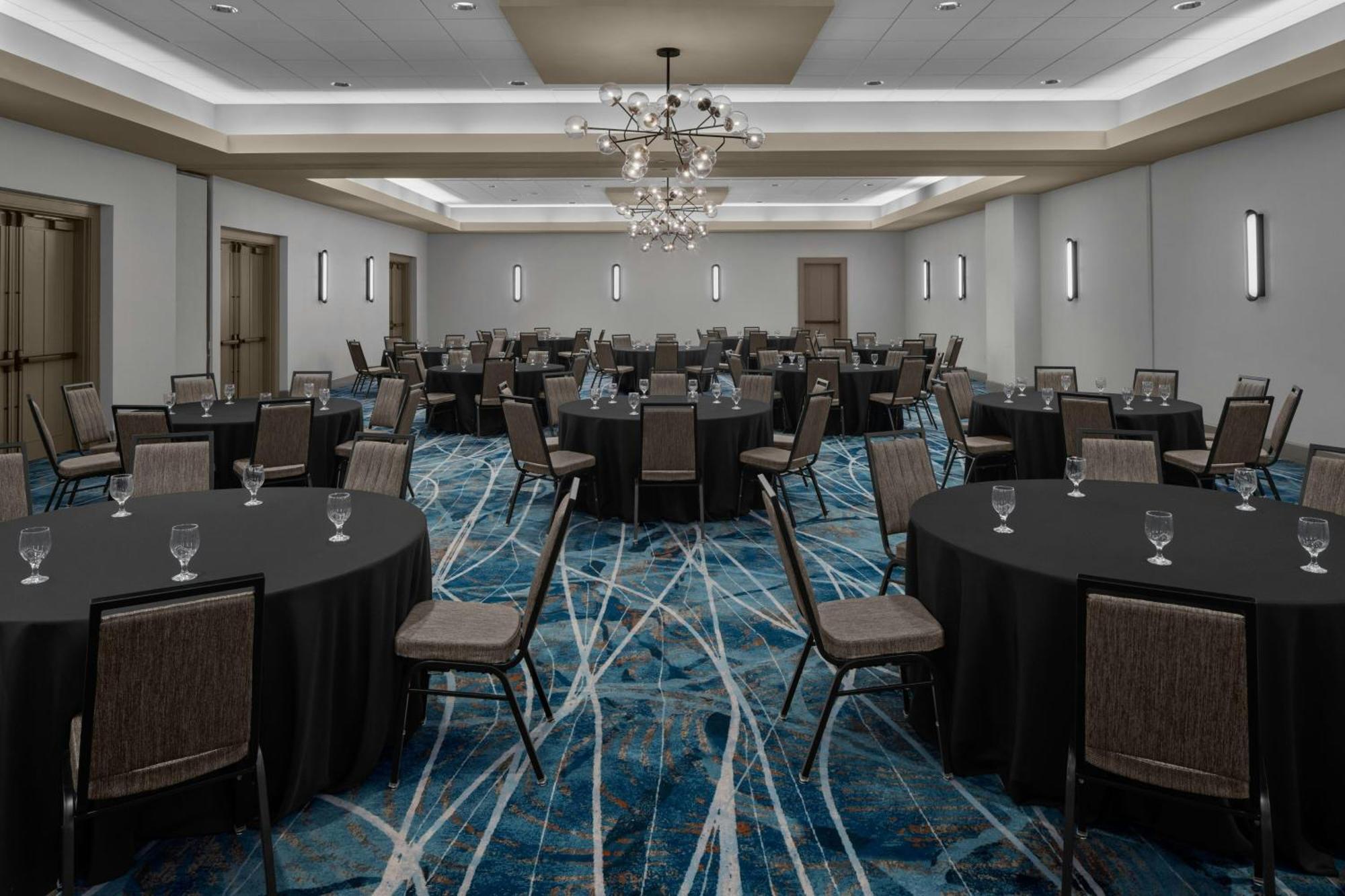 Sheraton Milwaukee Hotel Brookfield