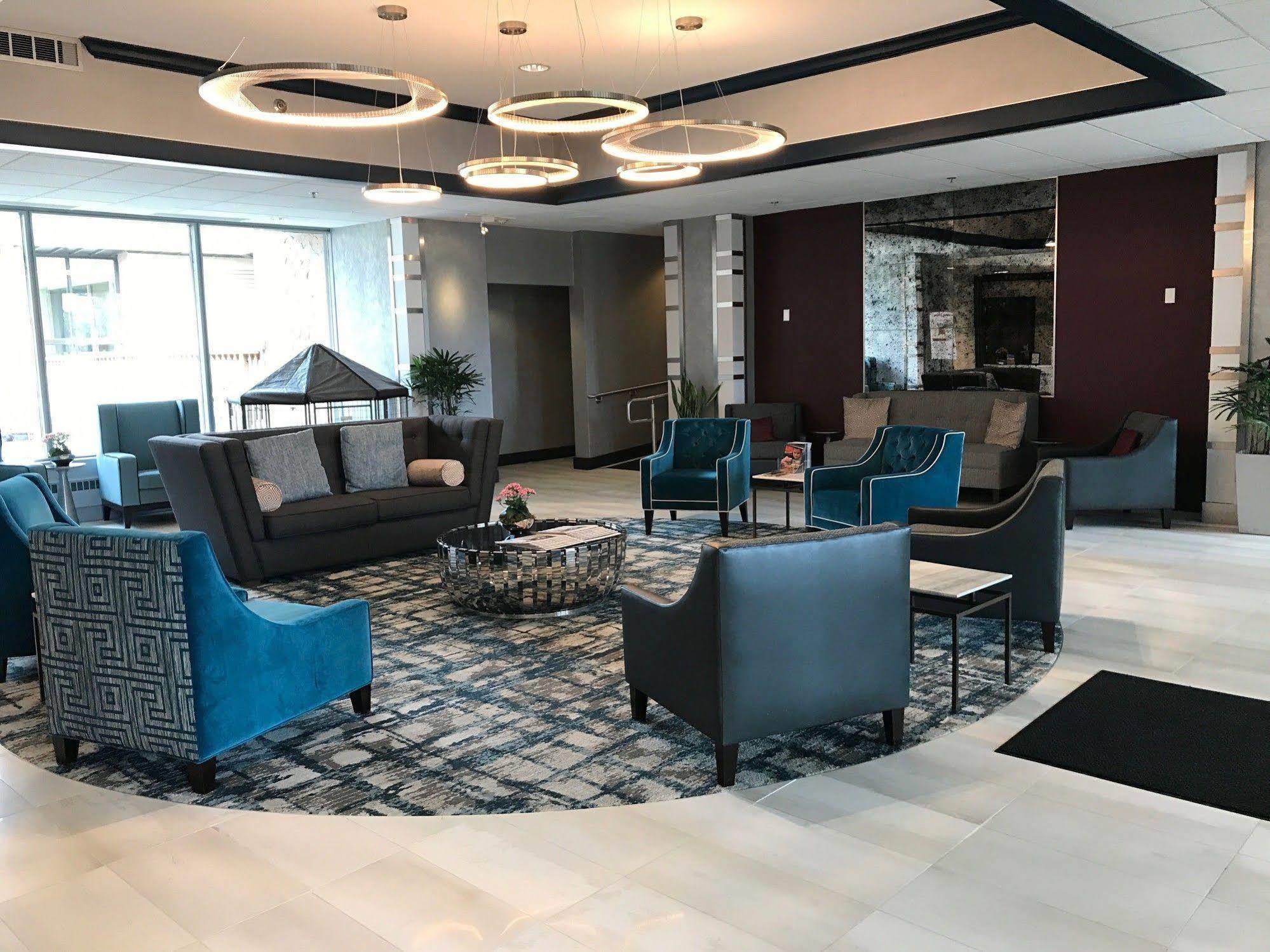 Sheraton Milwaukee Hotel 4*