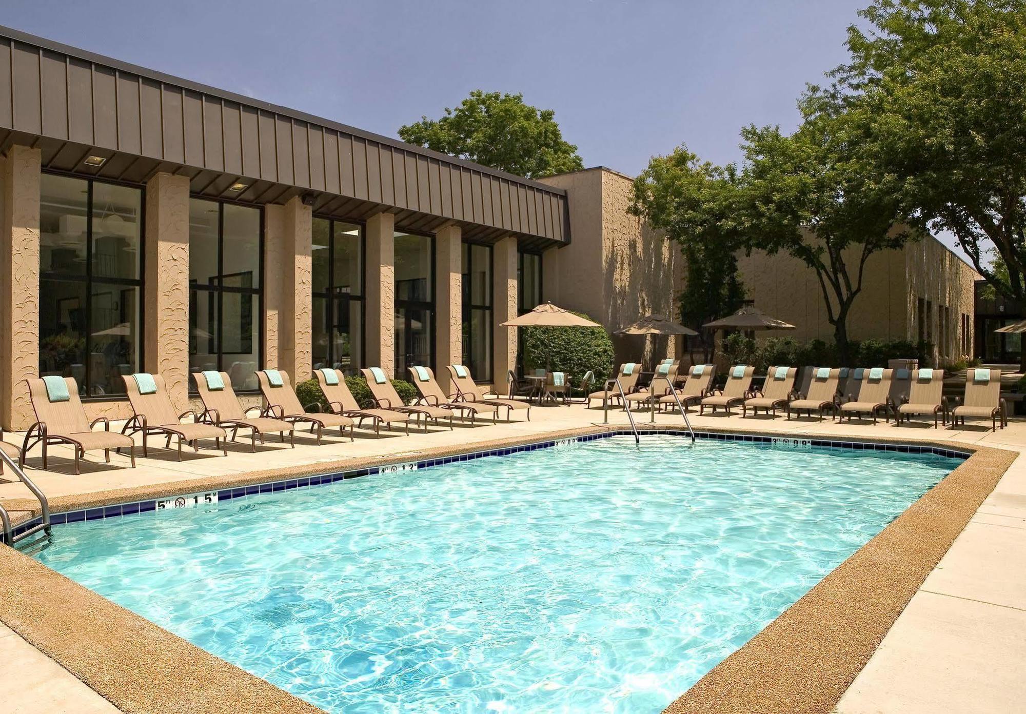 Hotel Sheraton Milwaukee Brookfield