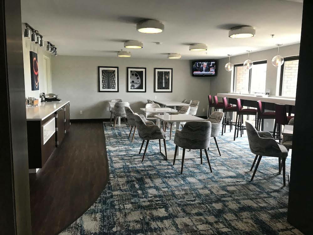 Sheraton Milwaukee Hotel Brookfield